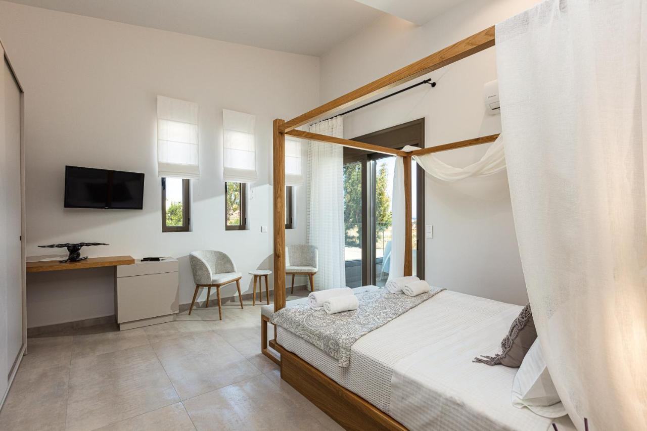 Lagoon Seaside Villa, Sumptuous Retreat,By Thinkvilla Pánormos Extérieur photo